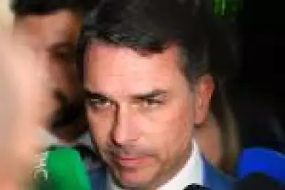 Esquerda pede prisão preventiva de Flávio Bolsonaro após áudio com banqueiro