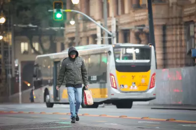 Frente fria traz frio e chuviscos a São Paulo nesta segunda-feira