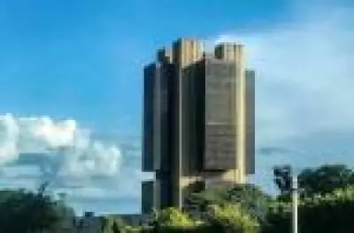 IBC-Br cai 0,7% em março e surpreende mercado com queda em serviços