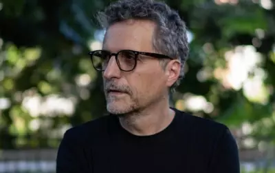 Kleber Mendonça reage a escândalo de Flávio Bolsonaro e defende cinema honesto