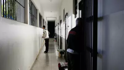 Madrasta e avó presas por morte de menino acorrentado em SP