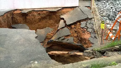 Novo buraco se abre no Jardim Imperial em São José e moradores temem mais erosões