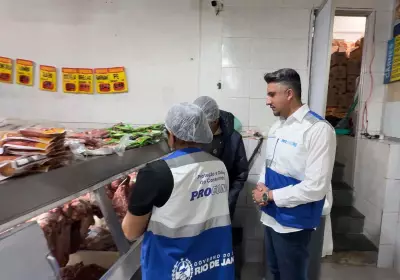 Operação descarta 130 kg de alimentos impróprios em mercados de Teresópolis
