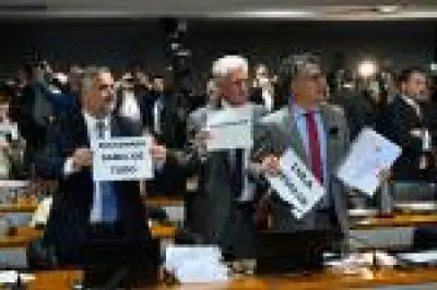 Petistas ganham fôlego com áudio de Flávio Bolsonaro sobre Banco Master