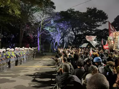 Professores da USP aprovam greve e apoiam paralisação estudantil em SP