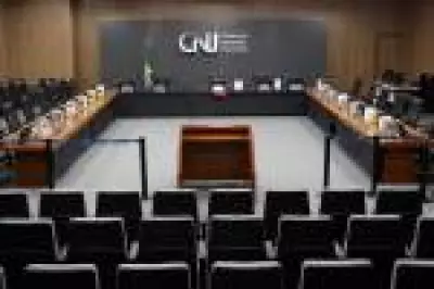Quanto ganham os juízes? CNJ vota contracheque único para transparência