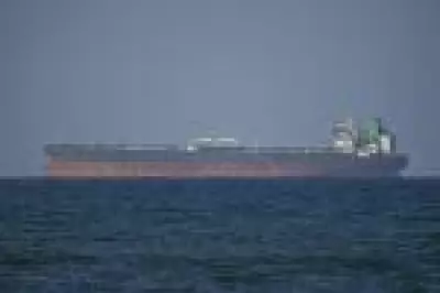 Trump anuncia escolta de navios presos no Estreito de Ormuz