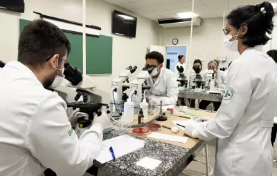 Unoeste oferece modelo semipresencial em Jaú com aulas práticas em laboratório