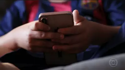 Uso diário de celulares por crianças de 5 anos prejudica aprendizado, aponta OCDE