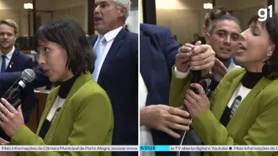 Vereador arranca microfone de vereadora que citou áudio de Flávio Bolsonaro em Porto Alegre