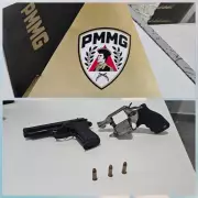 Adolescente é apreendido com arma de fogo em Montes Claros