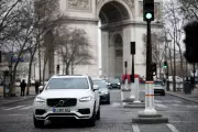 Ativistas de Berlim buscam referendo para reduzir carros no centro da cidade