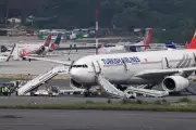 Avião da Turkish Airlines é evacuado no Nepal após incêndio no trem de pouso