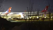 Avião da Turkish Airlines pega fogo ao pousar no Nepal; ninguém se feriu