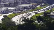 Caminhão desgovernado causa engavetamento com 10 veículos no Anel Rodoviário de BH
