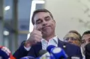 Campanha de Flávio aposta em estabilidade após áudio e busca Trump