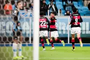 Carrascal decide, Flamengo domina Grêmio e vence em Porto Alegre pelo Brasileirão