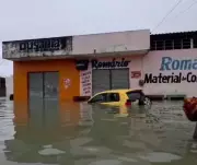 Chuvas intensas na Paraíba deixam moradores ilhados e causam estragos