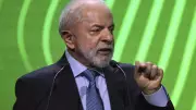 Congresso derruba veto de Lula e reduz pena de condenados por tentativa de golpe