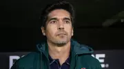 Conmebol investiga gesto obsceno de Abel Ferreira contra Flaco López