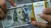 Dólar cai a R$ 4,924 com apetite por risco e ata do Copom