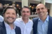 Eduardo Bolsonaro irrita aliados ao 'instalar poste' na disputa ao Senado em SP