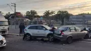 Engavetamento com caminhão e 7 carros bloqueia RS-240 em São Leopoldo