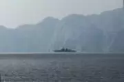 Explosões em portos iranianos perto do Estreito de Ormuz; EUA negam ataque