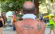 Fã de Shakira muda nome para Shekiro e emociona em Copacabana
