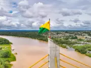 Famílias no AC aguardam retorno para casa com vazante do Rio Juruá