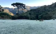 Fim de semana do Dia das Mães em SC terá frio e chuva; veja previsão