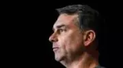 Financiamento de Vorcaro para filme de Bolsonaro vira drama eleitoral para Flávio