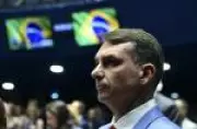 Flávio Bolsonaro apoia CPMI do Master e afirma não ter nada a esconder