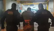 Foragido por homicídio e tráfico é preso com arma e drogas em Cambuci