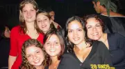 Fotos de baladas dos anos 2000 viralizam e despertam nostalgia em São Carlos