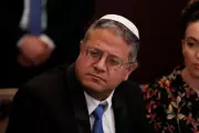 França proíbe ministro israelense após vídeo polêmico de ativistas detidos