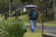 Frente fria chega ao Vale do Paraíba com chuva e queda de temperatura