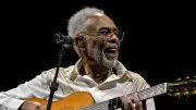 Gilberto Gil coloca apartamento em Copacabana à venda por até R$ 10 milhões