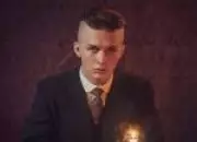 Harry Kirton, de 'Peaky Blinders', debate masculinidade moderna em Gramado