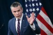 Hegseth afirma que cessar-fogo com Irã 'não acabou' apesar de ataques em Ormuz