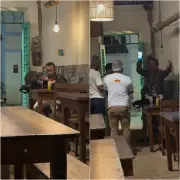 Homem que comemorava 50 anos sozinho em pizzaria é surpreendido por funcionários