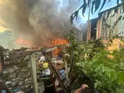 Incêndio atinge 30 famílias em Manaus; suspeita é explosão de gás