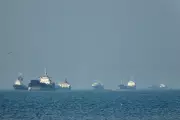 Irã ameaça resposta 'pesada' após EUA atacarem petroleiros no Golfo