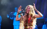 Joss Stone e Padre Fábio de Melo celebram 100 anos da Ponte Hercílio Luz