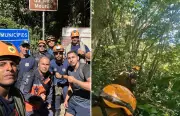 Jovem é resgatado pela Defesa Civil após se perder em trilha em Maricá