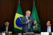 Lula busca acordo com EUA enquanto PEC da Segurança trava no Senado