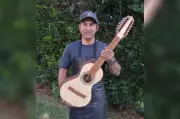 Luthier autodidata de Alambari aprende sozinho e fabrica violas caipiras artesanais