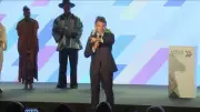Macron interrompe palestra no Quênia para dar bronca em plateia barulhenta