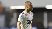 Mayke enfrenta crise no Santos após vaias e pode ser emprestado