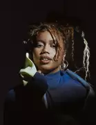 Melly lança segundo álbum de estúdio no fim de maio com produção autoral